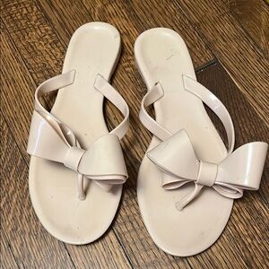 Cream Bow Plastic Flip Flops